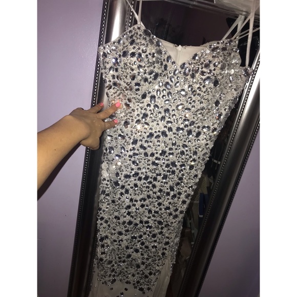 JOVANI 81120 in white/crystal - Picture 3 of 8